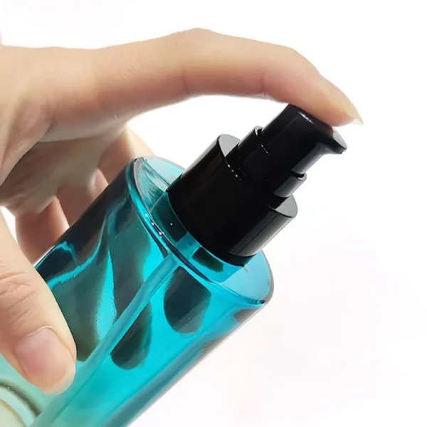cosmetic bottle with pump